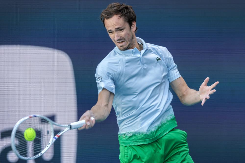 2.53米，麦克托米奈创下倒钩射门脚尖高度新的世界纪录