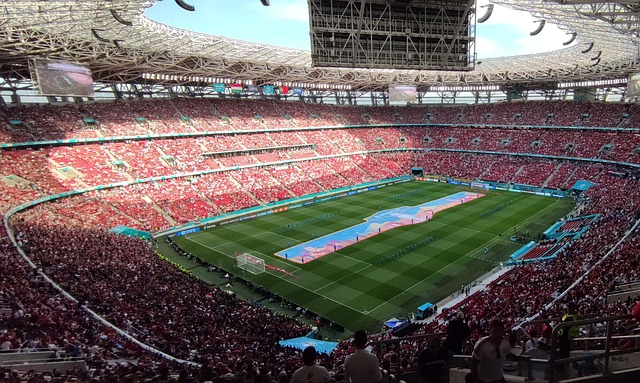 祝福！阿森纳前锋萨卡社媒官宣与相恋5年的女友求婚成功